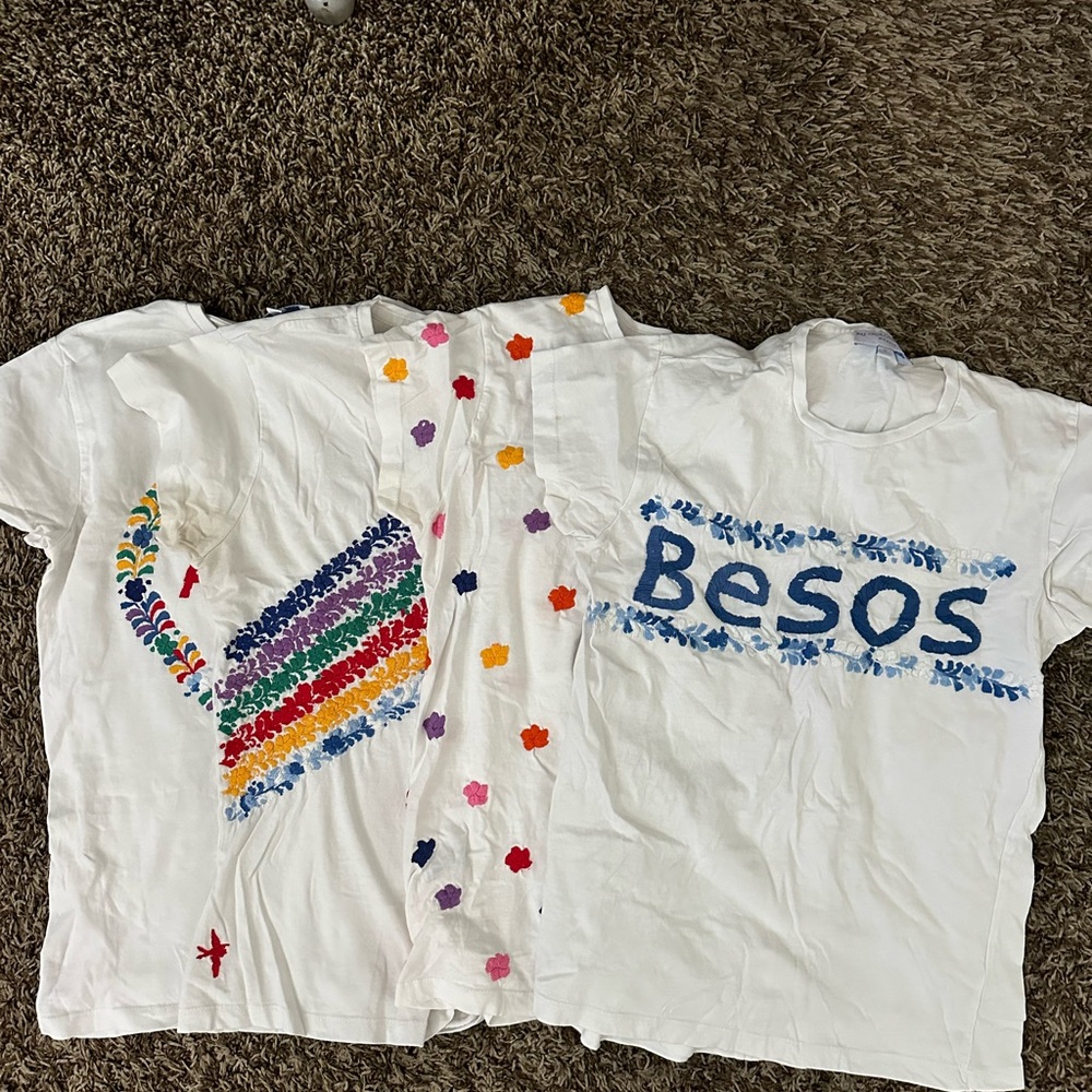 Mi Golondrina White womens T-Shirt with Colorful Heart and 'Besos' Design